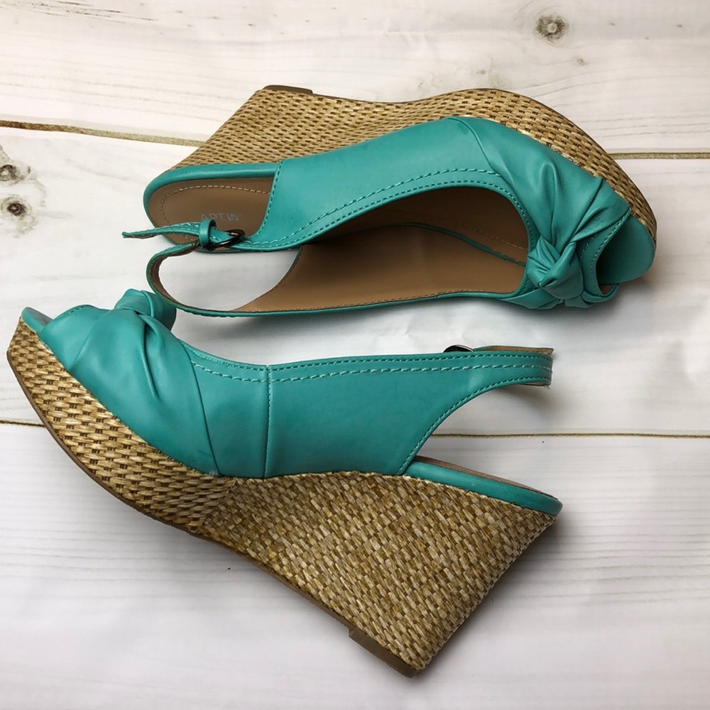 NWOB-Teal Wedge Platform Sandals with Bows